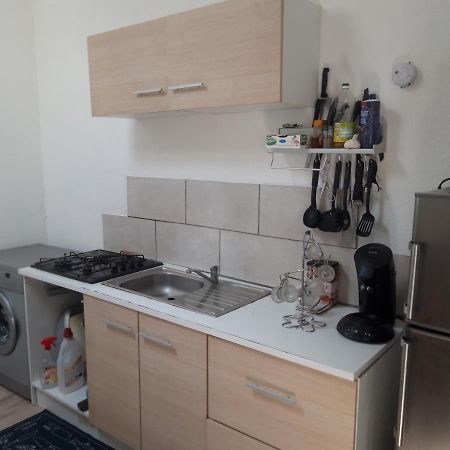 Appartement F1 Meuble 3 Personnes Aubenas Exterior foto